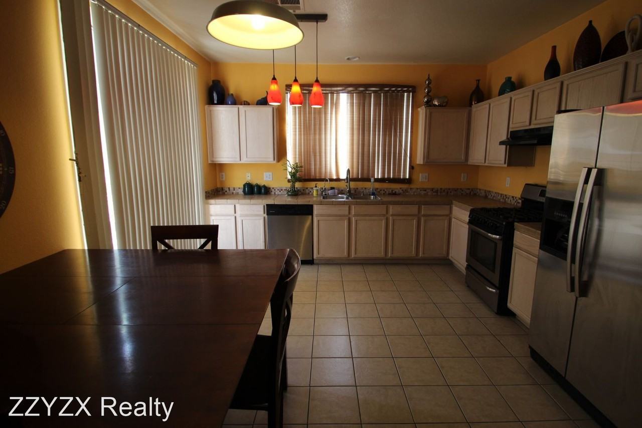 2685 Park Creek Ln - Photo 2 of 18