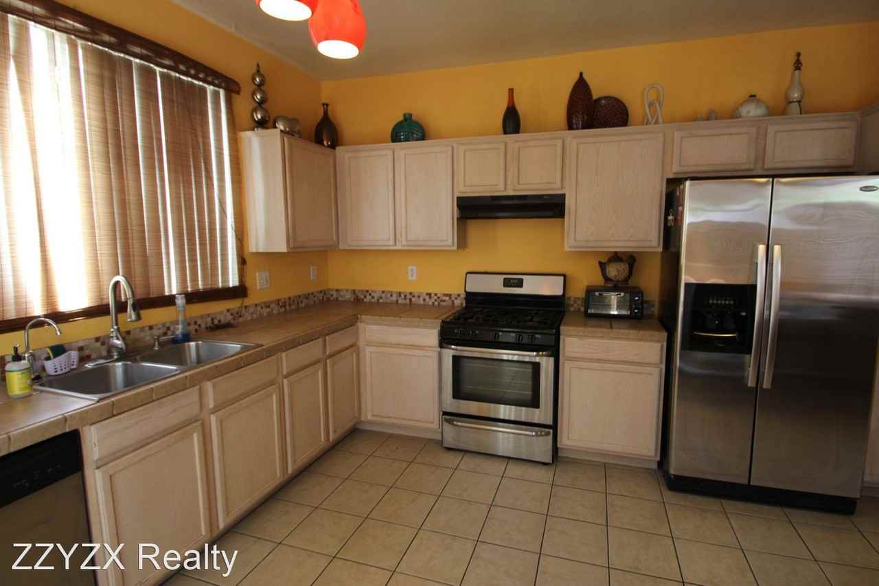 2685 Park Creek Ln - Photo 3 of 18