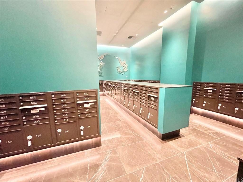 400 400 S Broadway 1010 - Photo 2 of 22