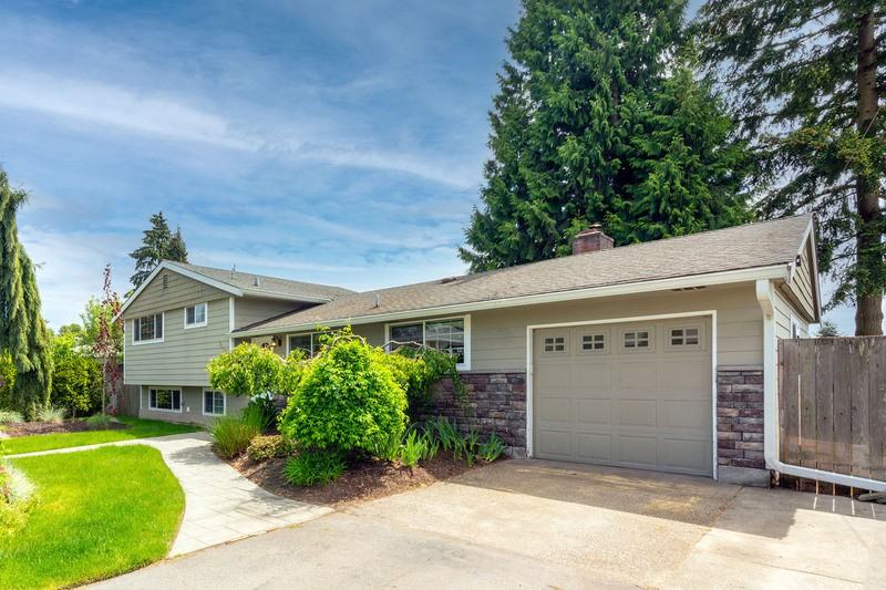 2207 Ne 12th St - Photo 3 of 17