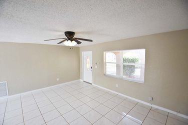 10927 Gallery St - Photo 3 of 15