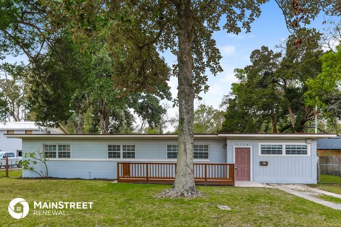 3114 Hampton Ave E - Photo 2 of 16