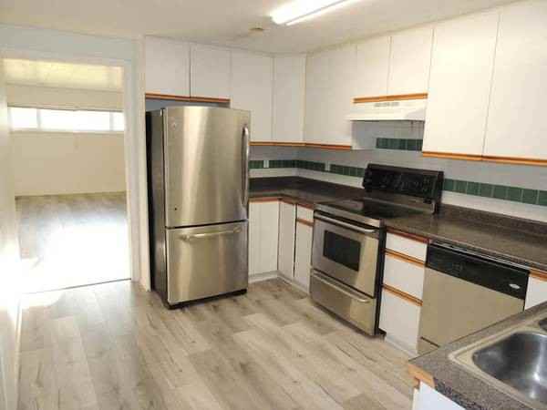 1131 Duthie Avenue - Photo 3 of 6