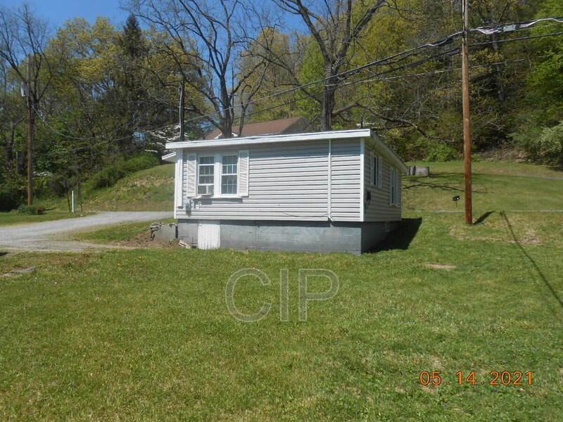 2 Dailey Ln - Photo 2 of 10