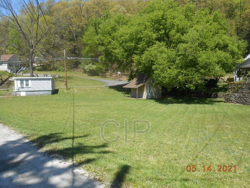 2 Dailey Ln - Photo 3 of 10