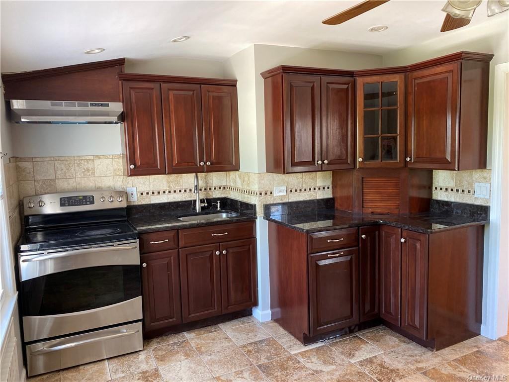 17 Murray Ave - Photo 3 of 14