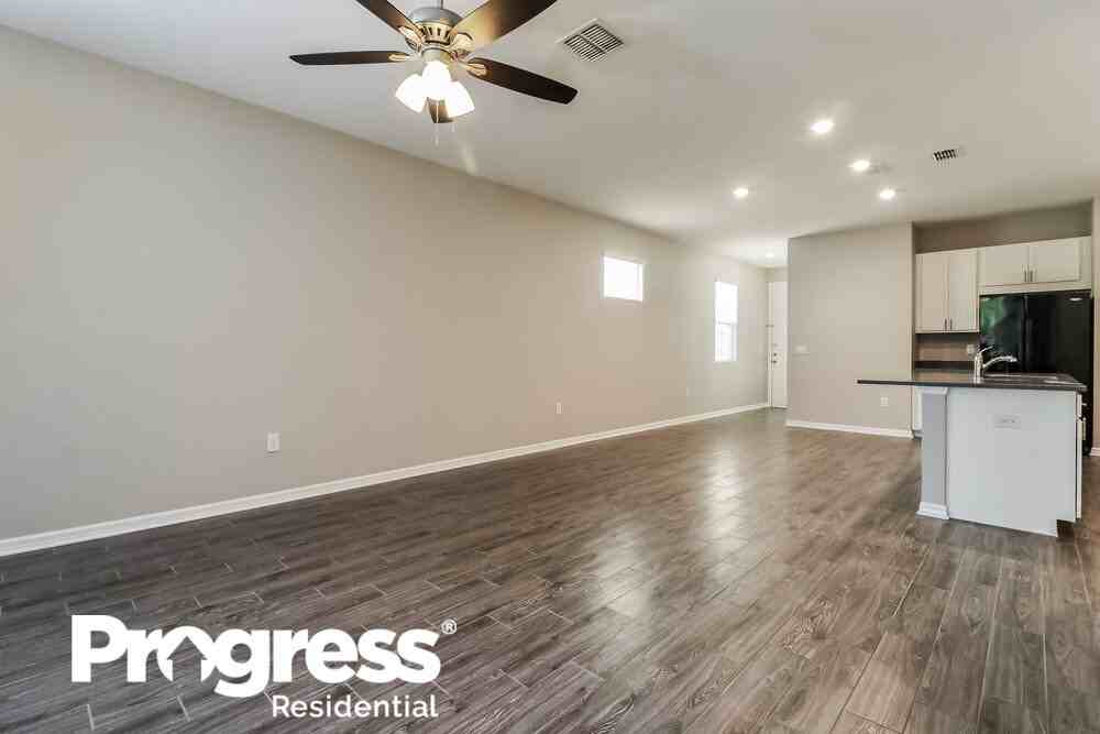 7491 Ashcroft Dr - Photo 3 of 16