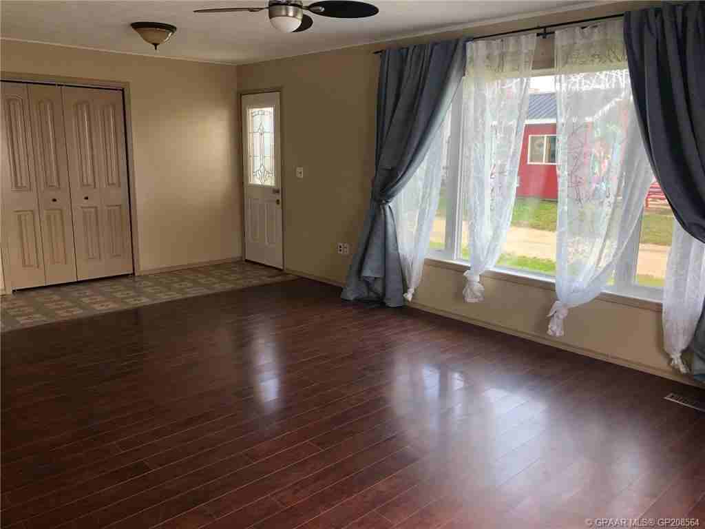 9108 100 Ave #1 - Photo 2 of 10