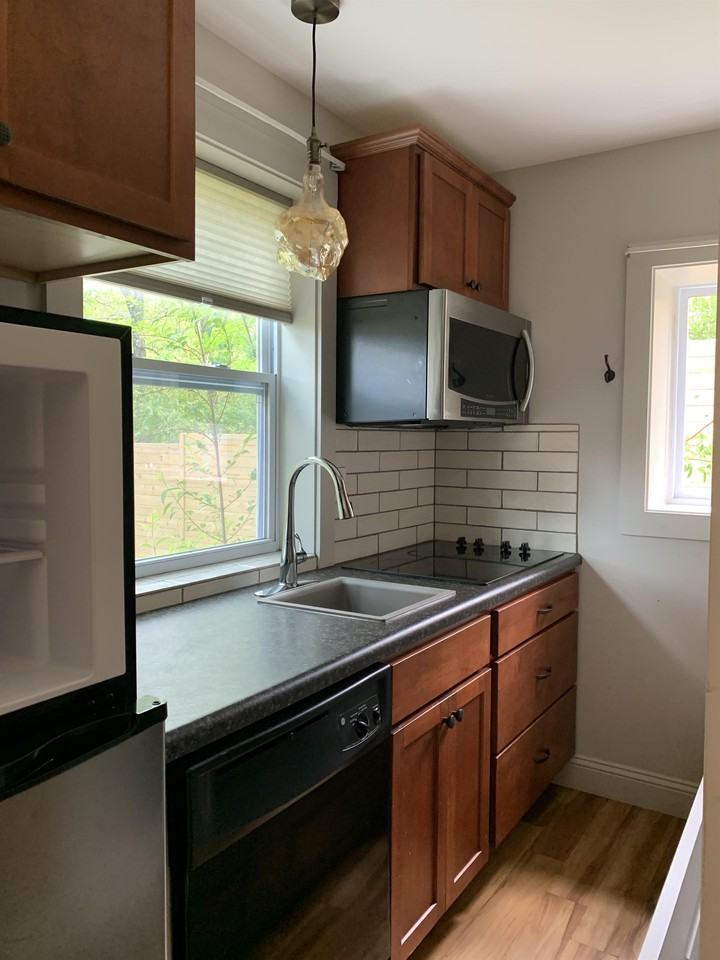 185 Duckworth Ave #B - Photo 4 of 13