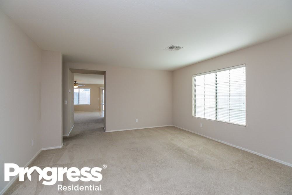 6617 S 31st Dr - Photo 3 of 15