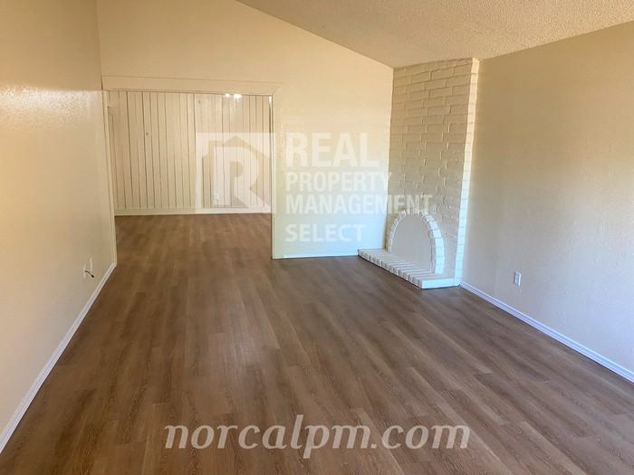 7827 Zenith Dr - Photo 2 of 20