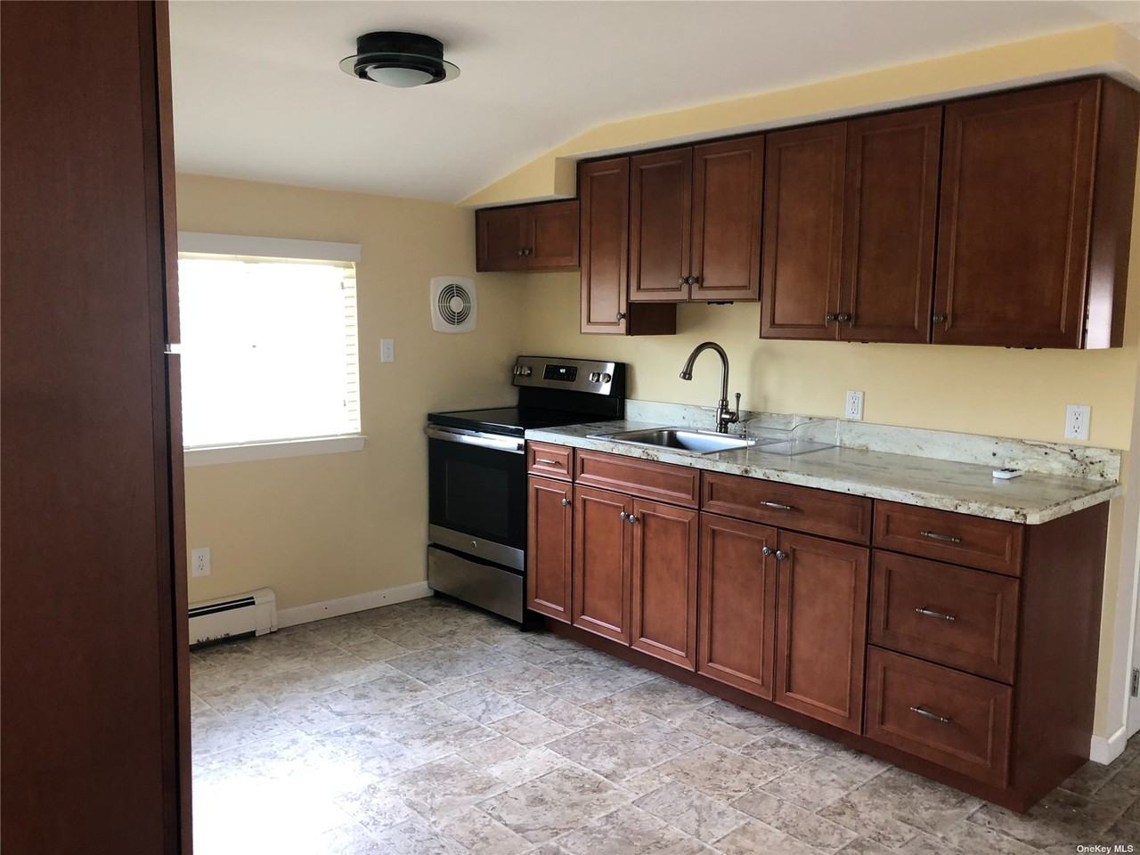 62 S Crescent Dr - Photo 3 of 8