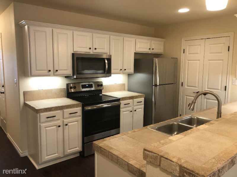 3060 Pine Valley Dr - Photo 3 of 15