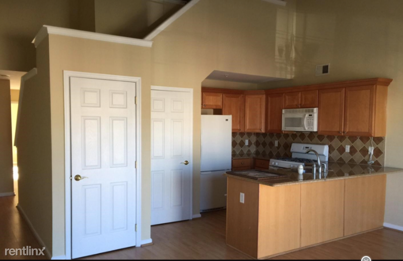 351 Harbour Blvd - Photo 3 of 5