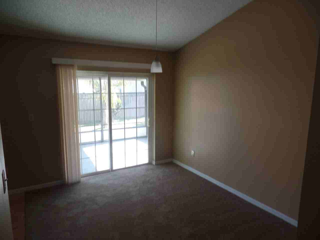 1685 Yorktown Ave - Photo 3 of 15