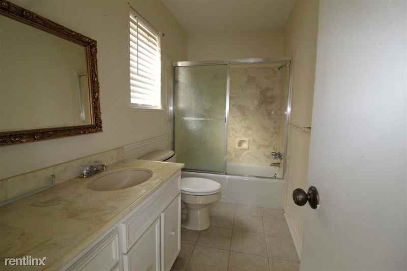 369 Pinchback Rd - Photo 3 of 5