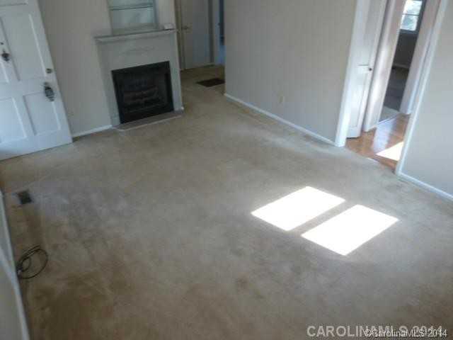 1512 Nassau Blvd - Photo 3 of 10