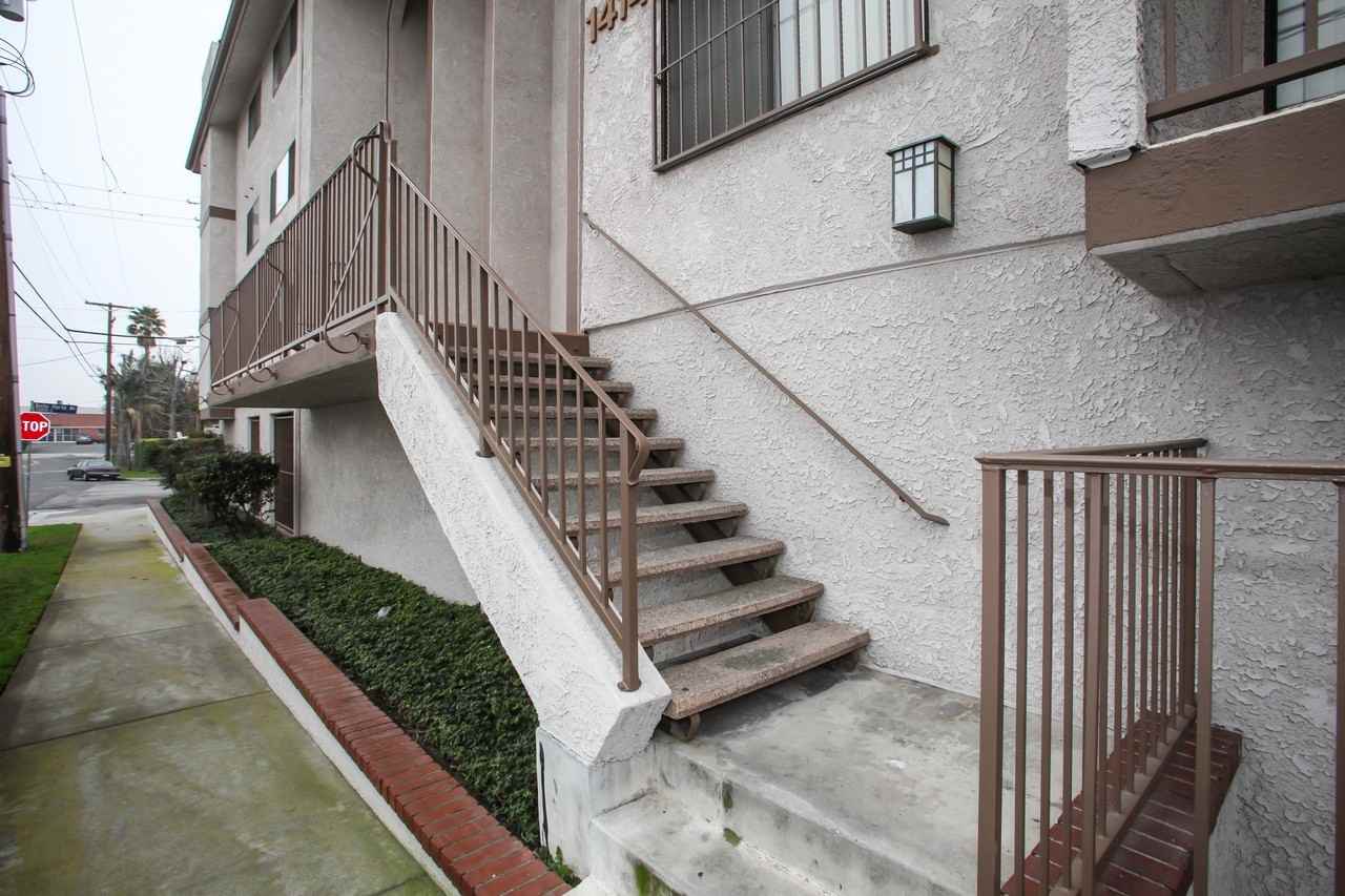 1414 260th St - Photo 2 of 17