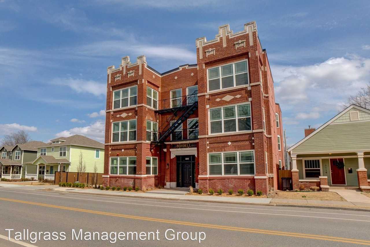 1123 N Main St - Photo 2 of 22