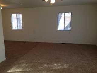 2920 Roberta Dr - Photo 2 of 7