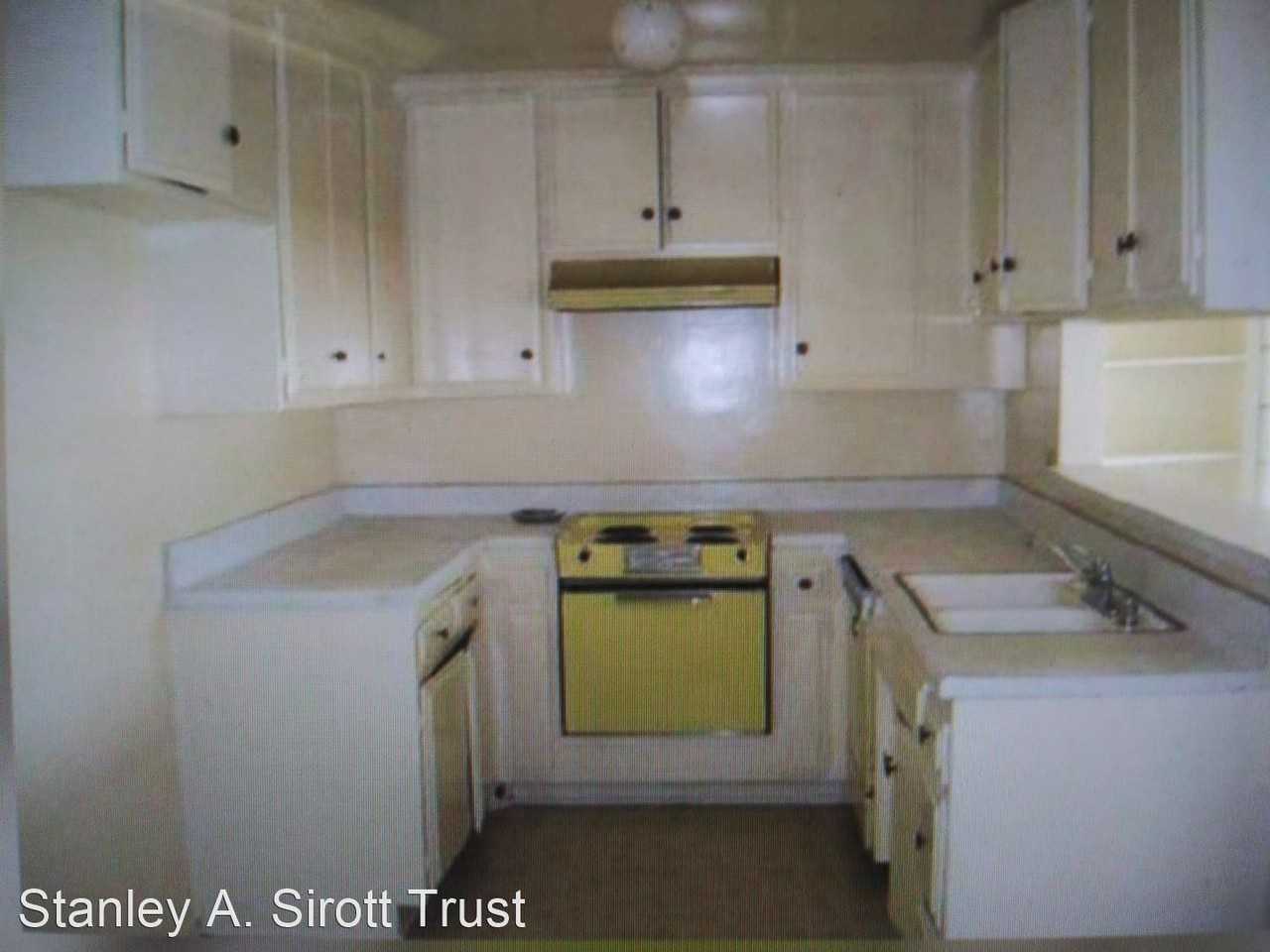 131 E. Live Oak Street - Photo 3 of 4