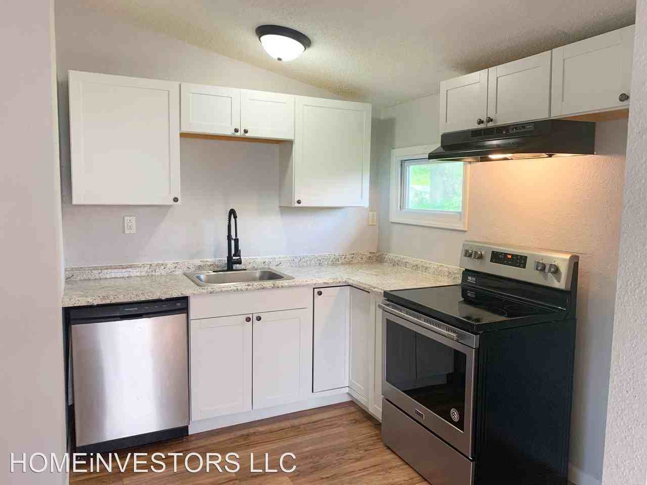 2161 Robert Ave - Photo 2 of 15