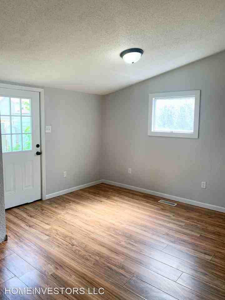 2161 Robert Ave - Photo 3 of 15