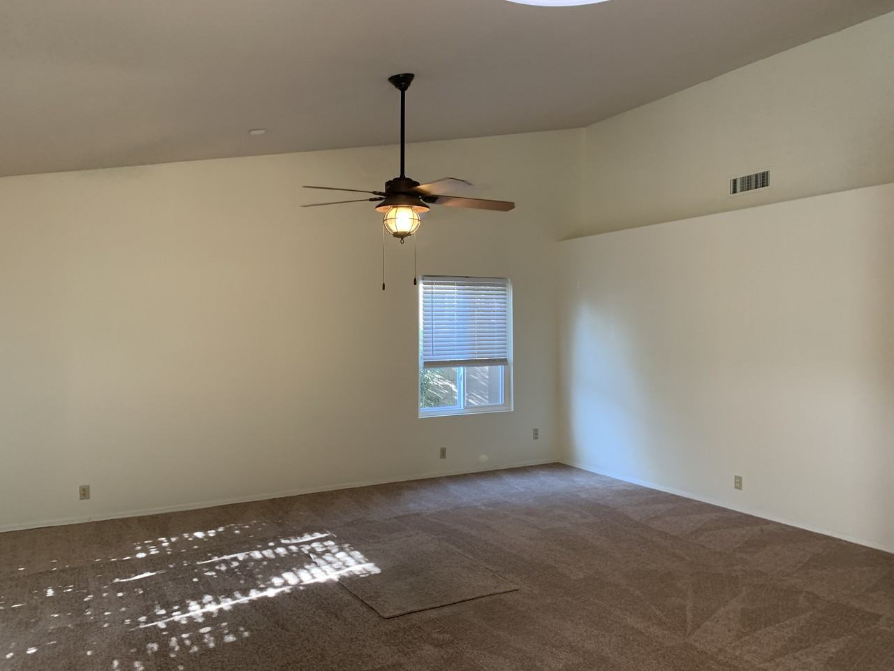 11201 N 60th Ave - Photo 3 of 23