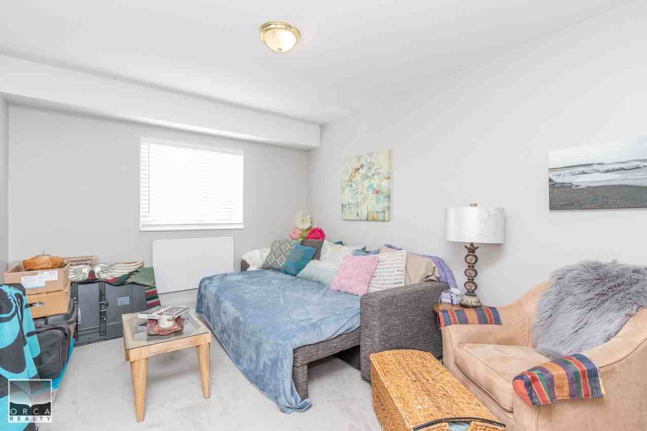 868 Drayton St - Photo 3 of 14