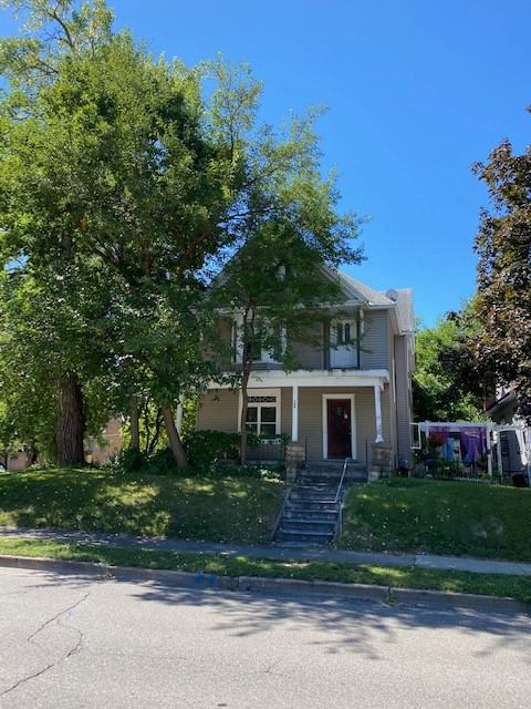 700 University Ave Ne #1 - Photo 2 of 17