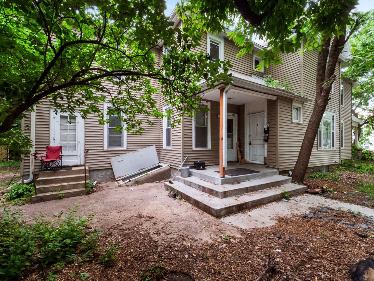 700 University Ave Ne #1 - Photo 4 of 17