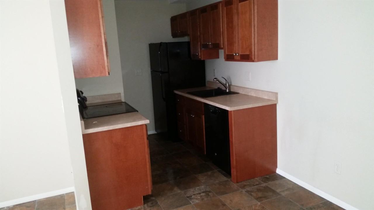 825 Oakcrest - 5 #5 - Photo 2 of 5