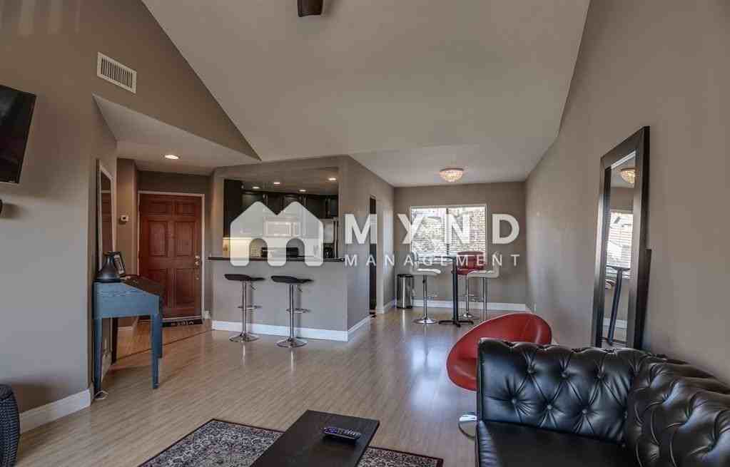 3051 Charwood Ct - Photo 2 of 6