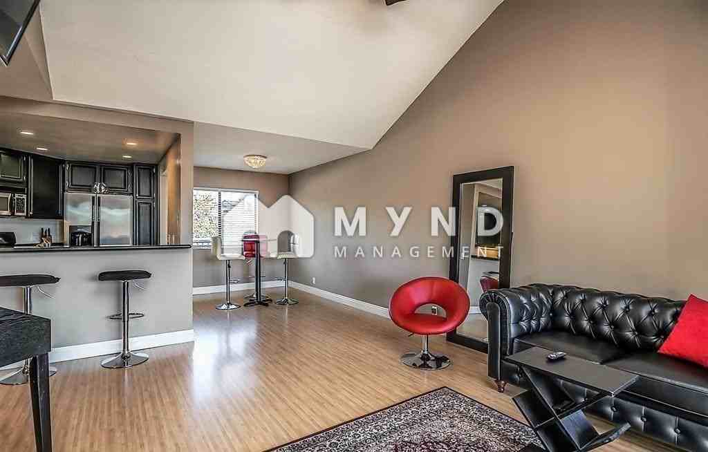 3051 Charwood Ct - Photo 3 of 6