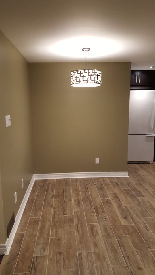 275 Mohawk Road West - Photo 2 of 18