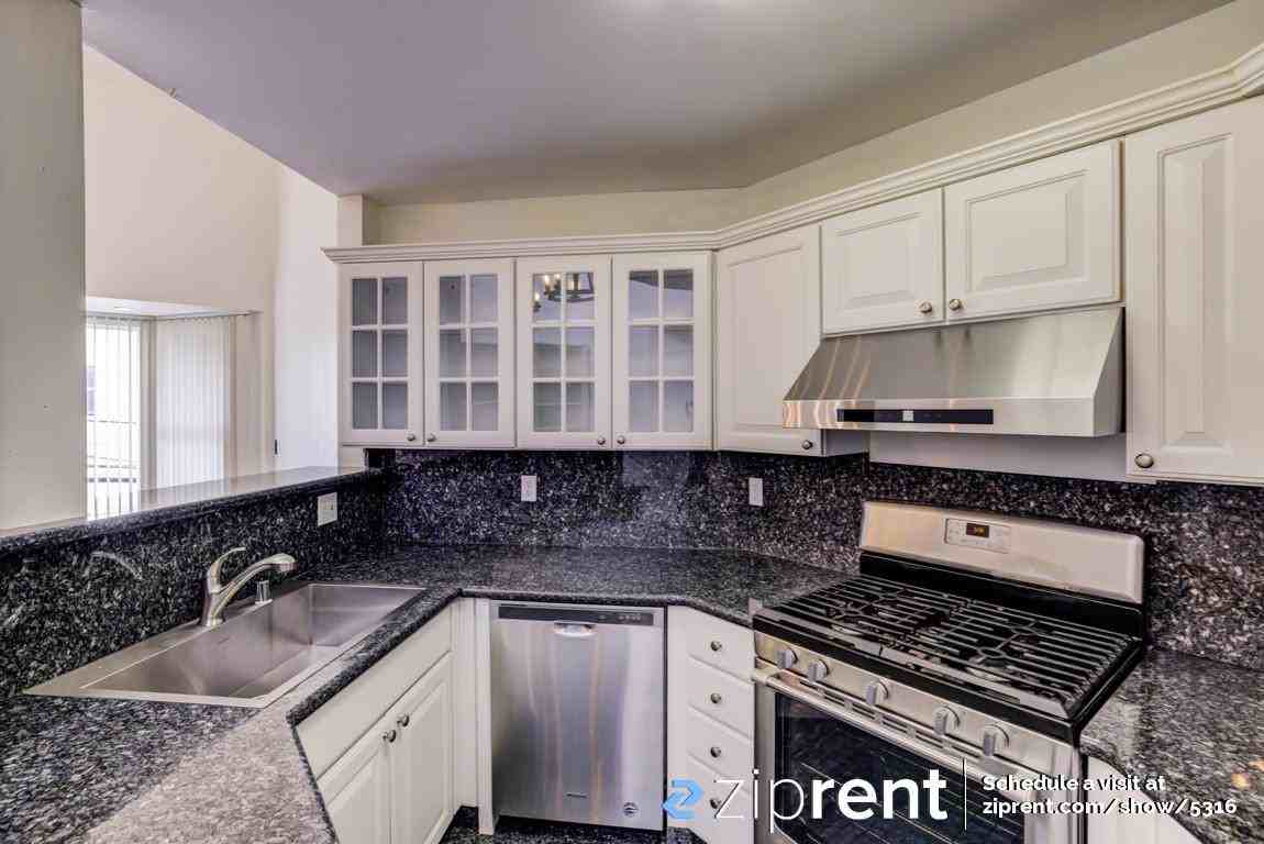 3812 24th St #A - Photo 3 of 19