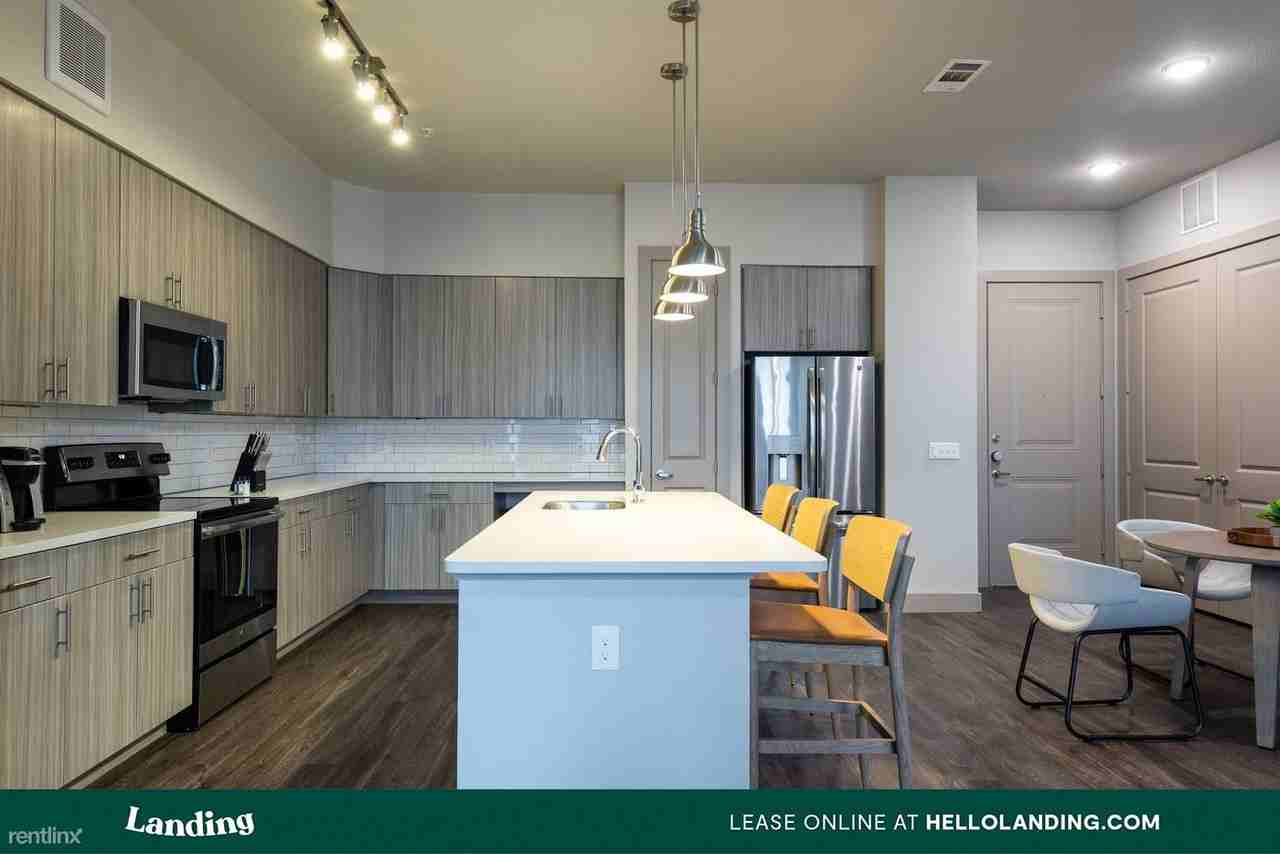 Landing Furnished Apartment The Guthrie - Photo 3 of 18