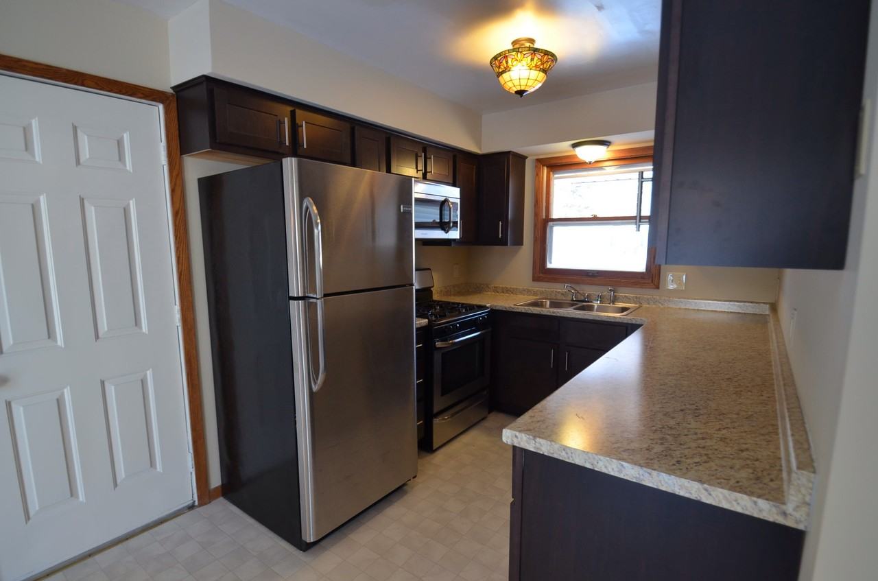 7399 Memory Ln NE - Photo 2 of 7