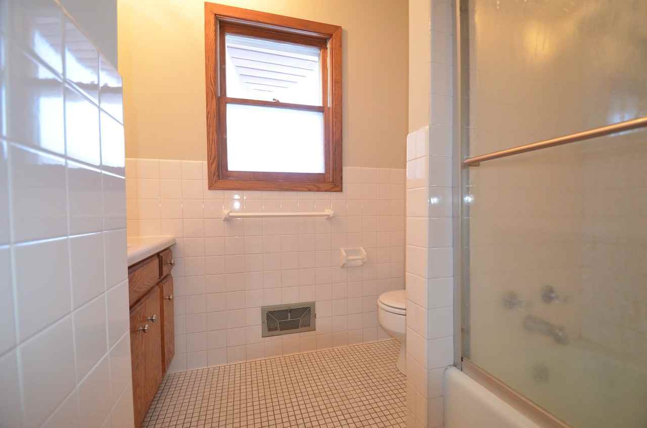 7399 Memory Ln NE - Photo 3 of 7