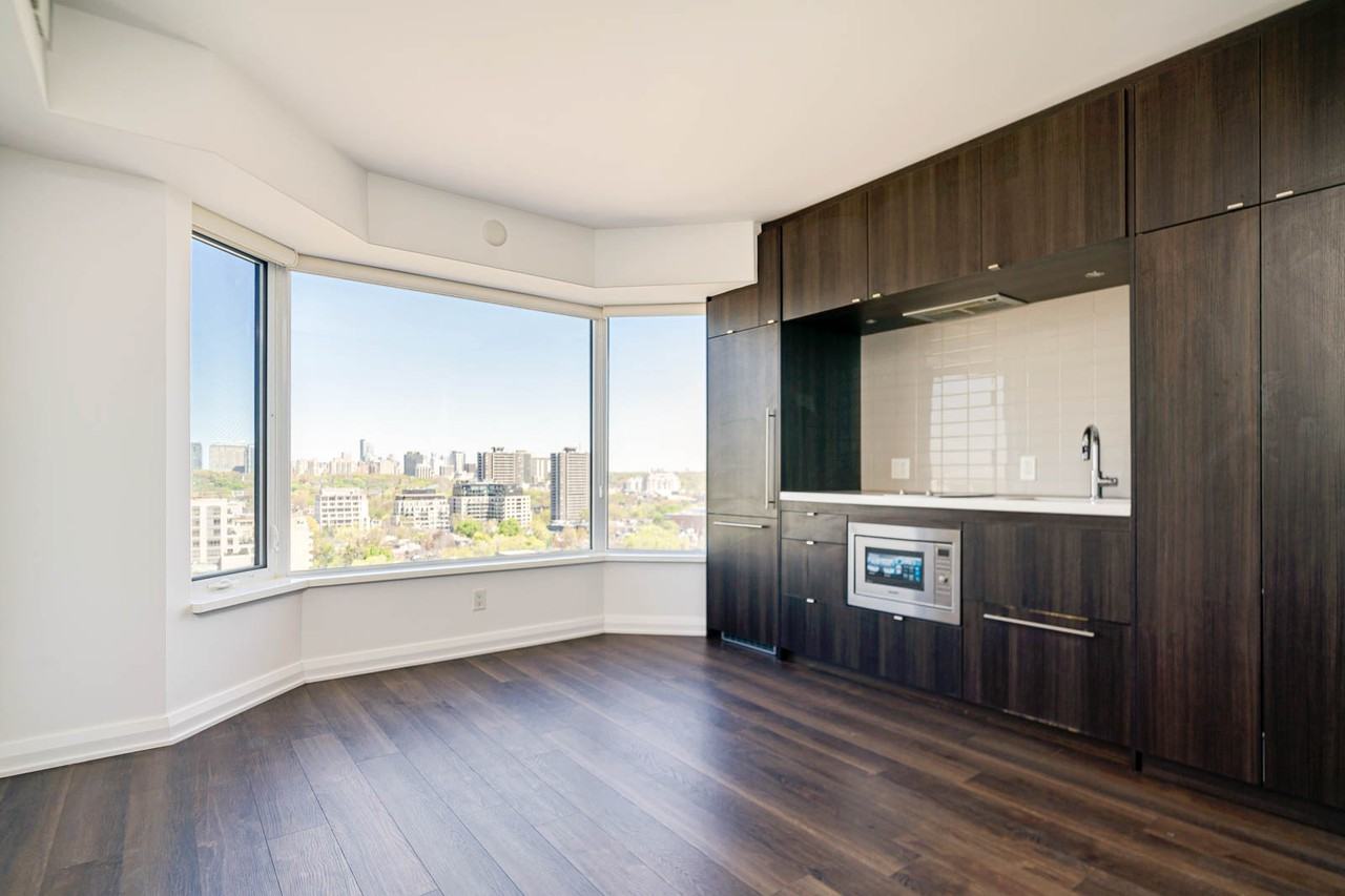 155 Yorkville Ave #1820