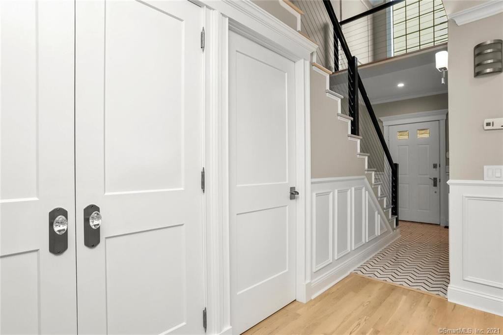 20 Edgewater Commons Ln - Photo 2 of 39