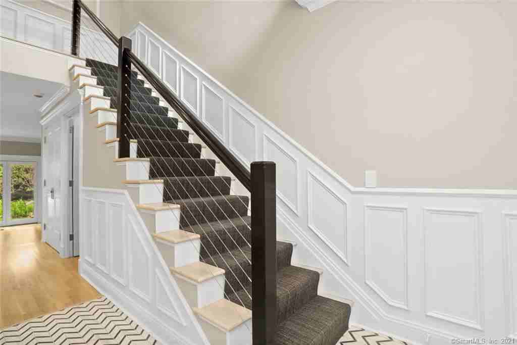 20 Edgewater Commons Ln - Photo 3 of 39