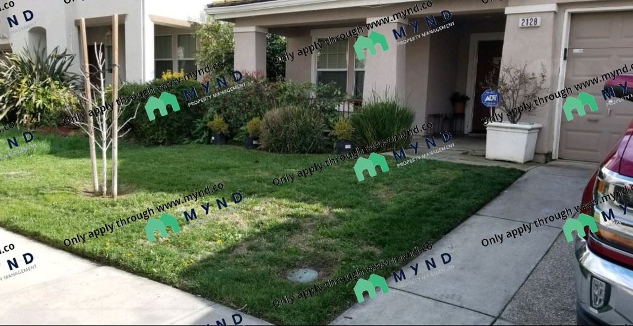 2128 Cermak Way - Photo 2 of 2