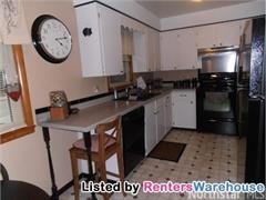 491 Court St S - Photo 2 of 14