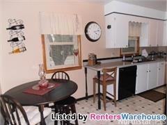 491 Court St S - Photo 3 of 14