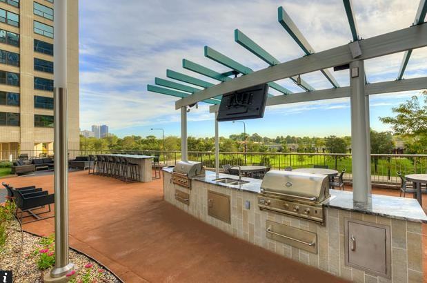 S Michigan Ave #1825