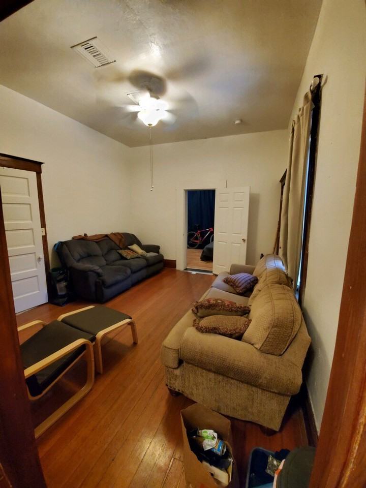 836 N 6th Ave #2 - Photo 5 of 9