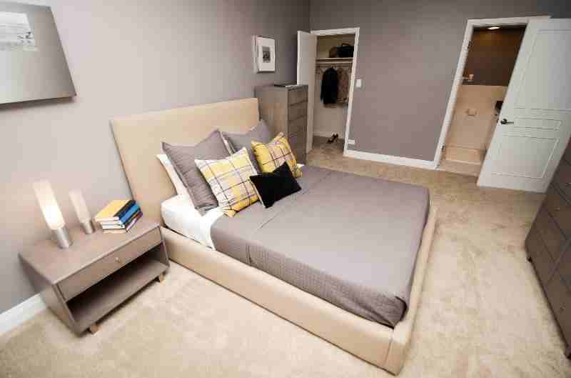 221 W Chestnut St #1273