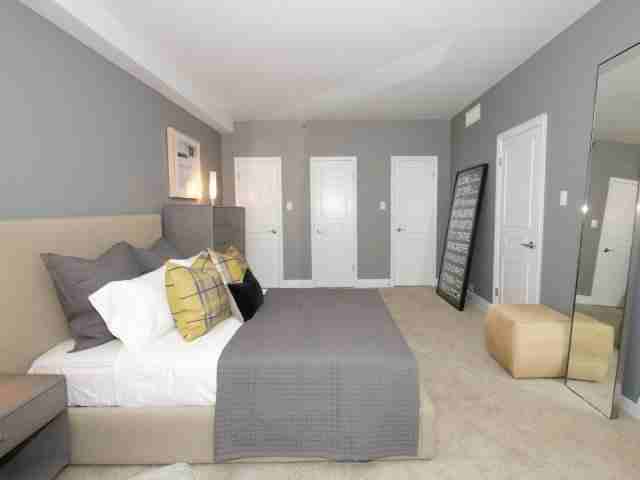 221 W Chestnut St #814