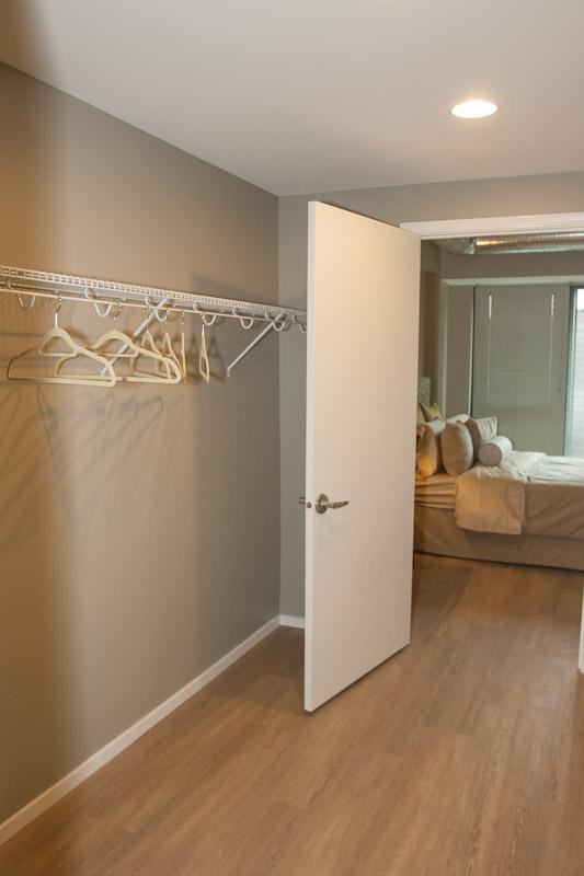 230 W Scott St #2191